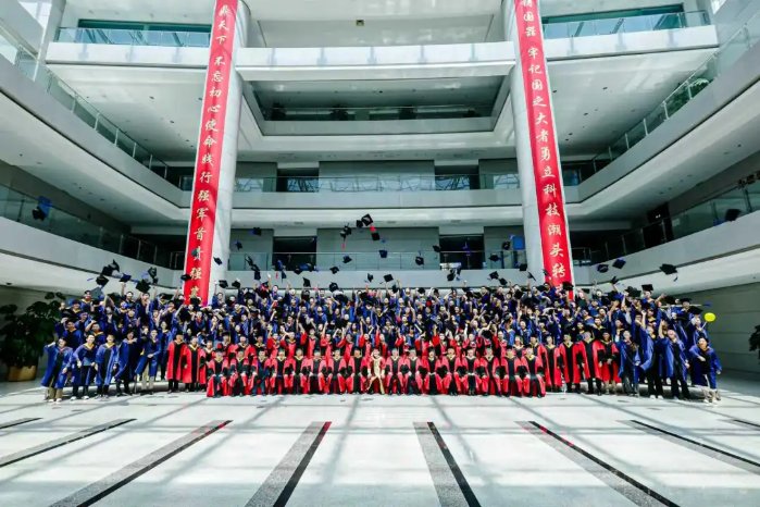 2026.7.16毕业典礼7 敢于走出书本